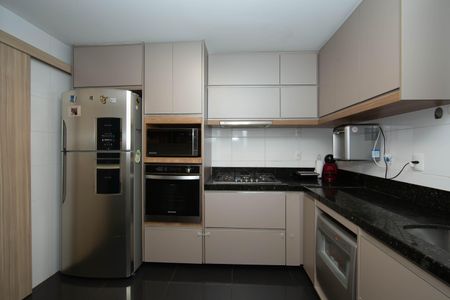 Apartamento à venda com 112m², 3 quartos e 2 vagasCOZINHA