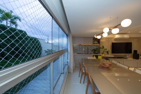 Apartamento à venda com 112m², 3 quartos e 2 vagasVARANDA