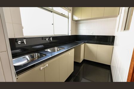 Apartamento para alugar com 140m², 4 quartos e 2 vagasÁrea de Serviço