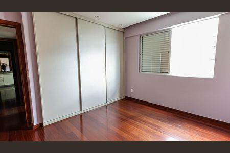 Apartamento para alugar com 140m², 4 quartos e 2 vagasQuarto 2