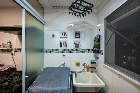 Apartamento à venda com 60m², 2 quartos e 1 vagaÁrea de Serviço 