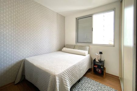 Apartamento à venda com 65m², 3 quartos e 2 vagasQuarto 2