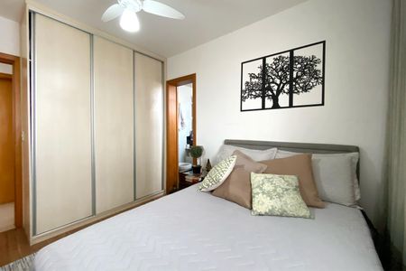 Apartamento à venda com 65m², 3 quartos e 2 vagasSuite 1