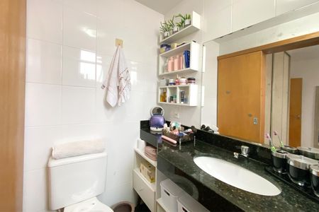 Apartamento à venda com 65m², 3 quartos e 2 vagasBanheiro da Suíte 1