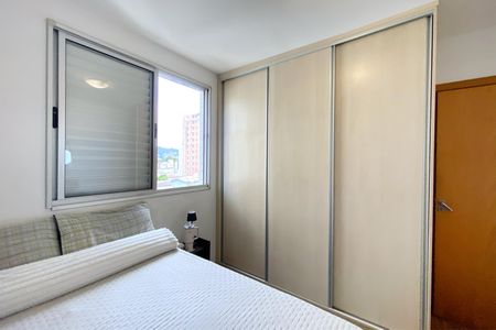 Apartamento à venda com 65m², 3 quartos e 2 vagasQuarto 2