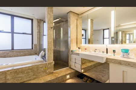 Apartamento para alugar com 500m², 4 quartos e 3 vagasBanheiro 1