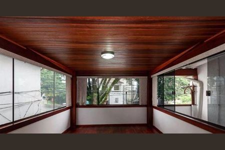 Casa à venda com 168m², 4 quartos e 2 vagas