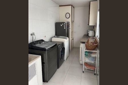 Casa à venda com 3 quartos, 375m² em Indianópolis, São Paulo