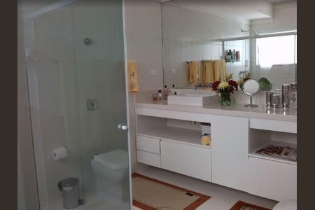 Casa à venda com 3 quartos, 375m² em Indianópolis, São Paulo