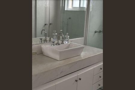 Casa à venda com 3 quartos, 375m² em Indianópolis, São Paulo