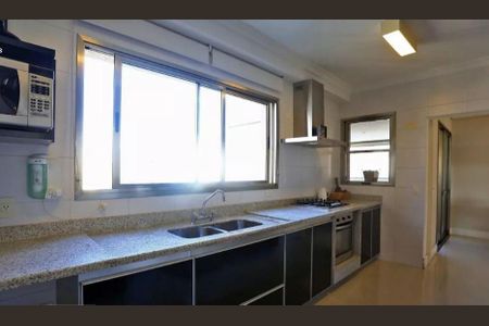 Apartamento à venda com 212m², 3 quartos e 4 vagas