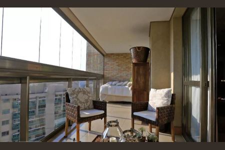 Apartamento à venda com 212m², 3 quartos e 4 vagas