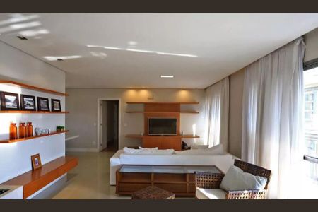 Apartamento à venda com 212m², 3 quartos e 4 vagas