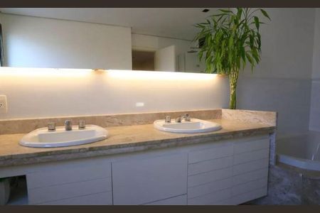 Apartamento à venda com 212m², 3 quartos e 4 vagas