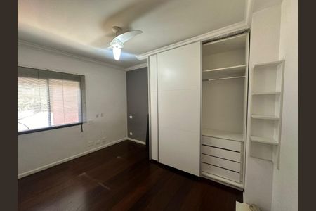 Apartamento à venda com 213m², 3 quartos e 4 vagas