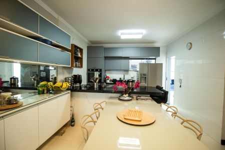 Casa para alugar com 180m², 3 quartos e 3 vagas Casa para alugar com 180m², 3 quartos e 3 vagasCozinha