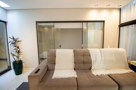 Casa para alugar com 180m², 3 quartos e 3 vagas Casa para alugar com 180m², 3 quartos e 3 vagasSala de TV