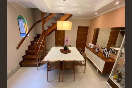 Casa à venda com 4 quartos, 310m² em Vila Ipojuca, São Paulo