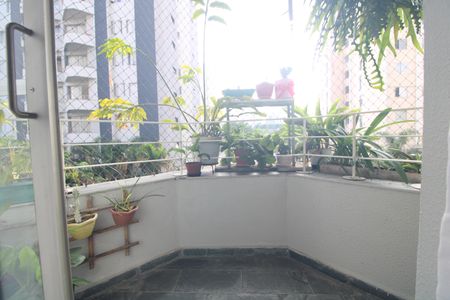 Apartamento à venda com 69m², 3 quartos e 1 vagaSacada