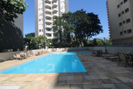 Apartamento à venda com 69m², 3 quartos e 1 vagaPiscinas