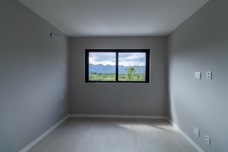 Casa de Condomínio à venda com 4 quartos, 350m² em Vargem Grande, Rio de Janeiro