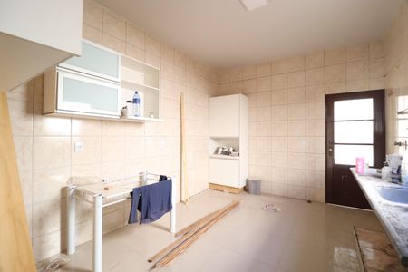 Casa para alugar com 260m², 3 quartos e 5 vagasCozinha