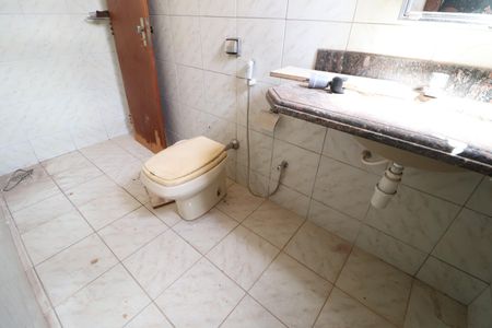 Casa para alugar com 260m², 3 quartos e 5 vagasBanheiro do Quarto 2