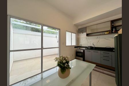 Casa de condomínio para alugar com 100m², 2 quartos e 1 vagaCozinha