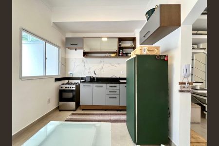 Casa de condomínio para alugar com 100m², 2 quartos e 1 vagaCozinha