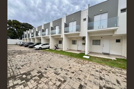 Casa de condomínio para alugar com 100m², 2 quartos e 1 vagaFachada do condomínio 