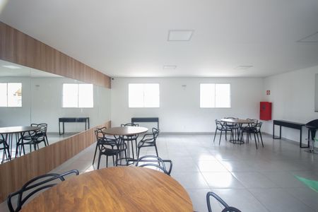 Apartamento para alugar com 48m², 2 quartos e 1 vagaÁrea comum - Salão de festas