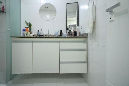 Apartamento à venda com 71m², 2 quartos e 1 vagaBanheiro da Suíte