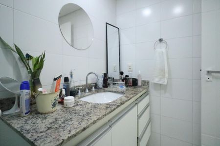 Apartamento à venda com 71m², 2 quartos e 1 vagaBanheiro da Suíte