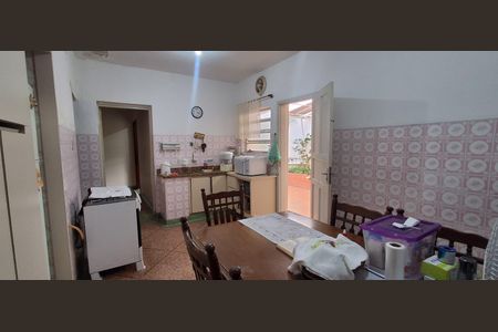 Casa à venda com 210m², 3 quartos e 3 vagasCozinha 