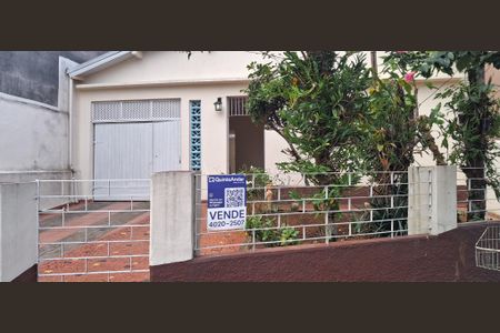 Casa à venda com 210m², 3 quartos e 3 vagasFachada 