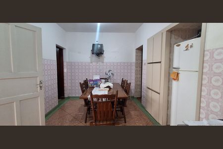 Casa à venda com 210m², 3 quartos e 3 vagasCozinha 