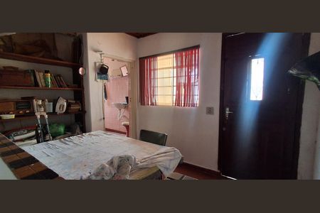 Casa à venda com 210m², 3 quartos e 3 vagasEscritório 