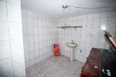 Casa à venda com 170m², 2 quartos e 4 vagasEdícula - Banheiro