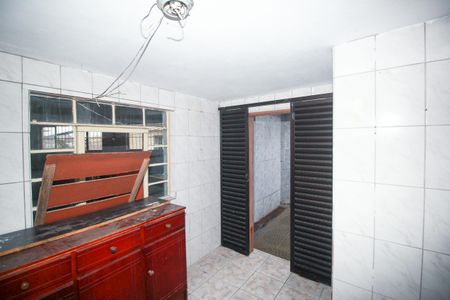 Casa à venda com 170m², 2 quartos e 4 vagasEdícula - Banheiro