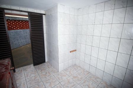 Casa à venda com 170m², 2 quartos e 4 vagasEdícula - Banheiro