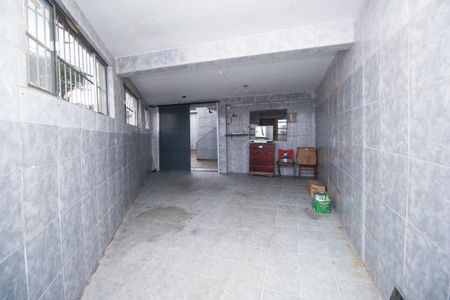 Casa à venda com 170m², 2 quartos e 4 vagasEdícula - Sala 
