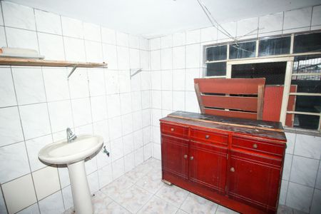 Casa à venda com 170m², 2 quartos e 4 vagasEdícula - Banheiro