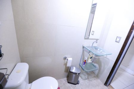 Casa à venda com 216m², 3 quartos e 3 vagasBanheiro