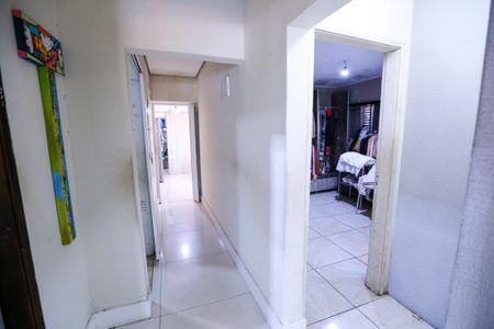 Casa à venda com 216m², 3 quartos e 3 vagasCorredor