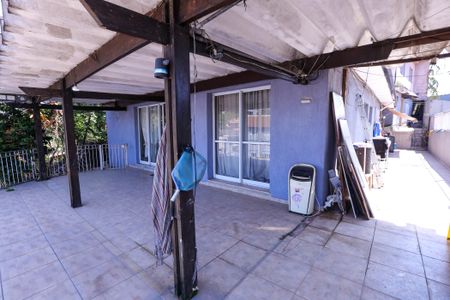 Casa à venda com 216m², 3 quartos e 3 vagasVaranda