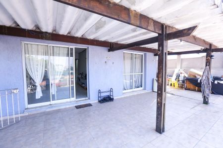 Casa à venda com 216m², 3 quartos e 3 vagasVaranda