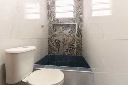 Casa de condomínio para alugar com 60m², 2 quartos e 1 vaga Casa de condomínio para alugar com 60m², 2 quartos e 1 vagaBanheiro