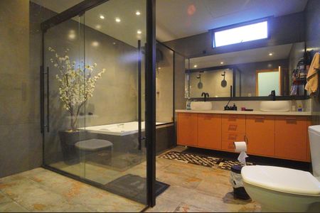 Casa à venda com 180m², 3 quartos e 2 vagasBanheiro