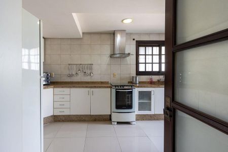 Cozinha de casa para alugar com 3 quartos, 250m² em Nonoai, Porto Alegre