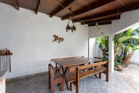 Casa para alugar com 250m², 3 quartos e 2 vagas Casa para alugar com 250m², 3 quartos e 2 vagasÁrea Comum